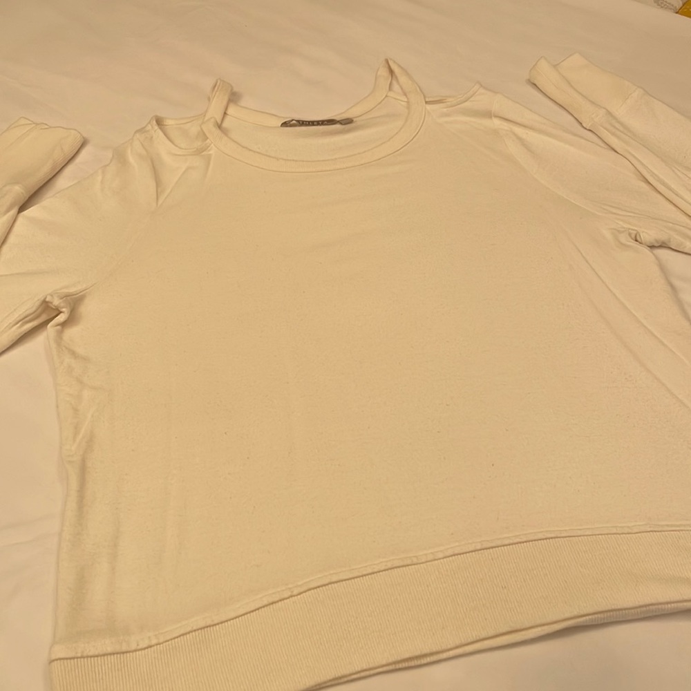 Athleta Cut Out Yoga Sweatshirt in Pre-loved Condition!